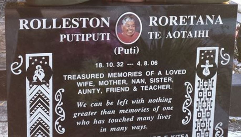 Bristowe, Putiputi Te Aotaihi (Headstone)